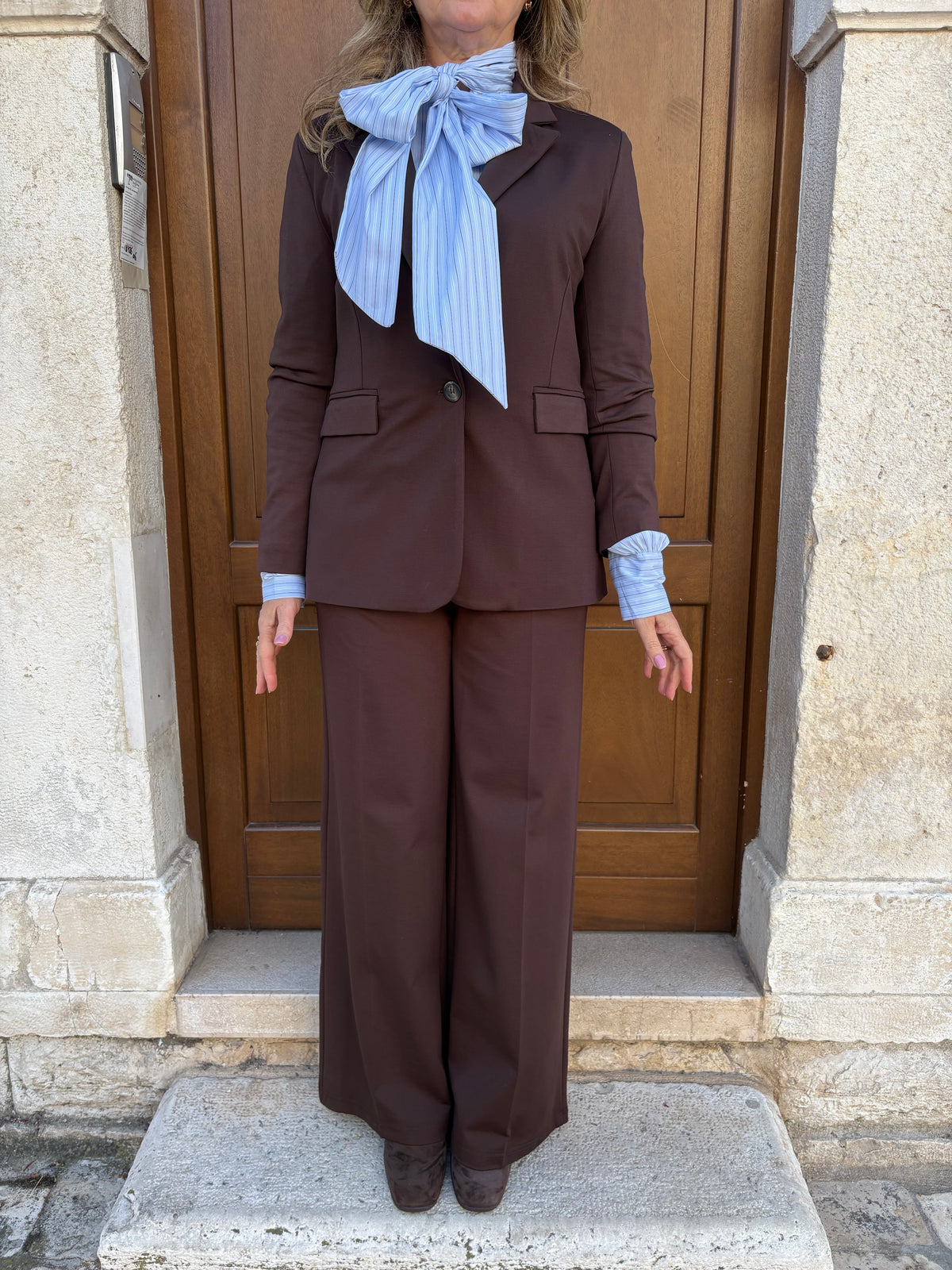 Pantalone Punto Milano Donna Elegante a Palazzo Tensione In