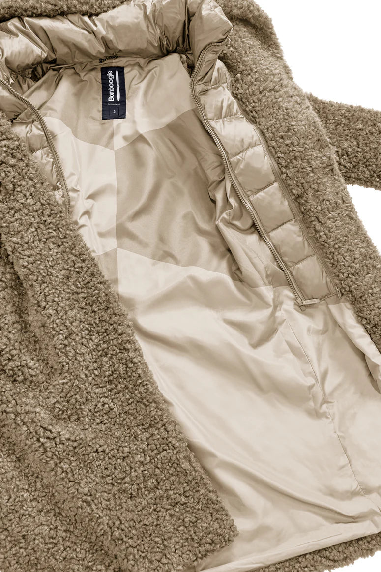 Cappotto effetto agnello con bottoni a pressione nascosti