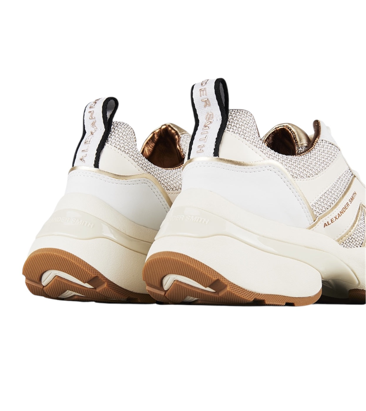 Retro della sneaker Victoria con dettagli laminati oro e logo discreto.