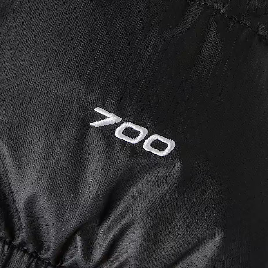 Piumino tecnico idrorepellente per escursioni