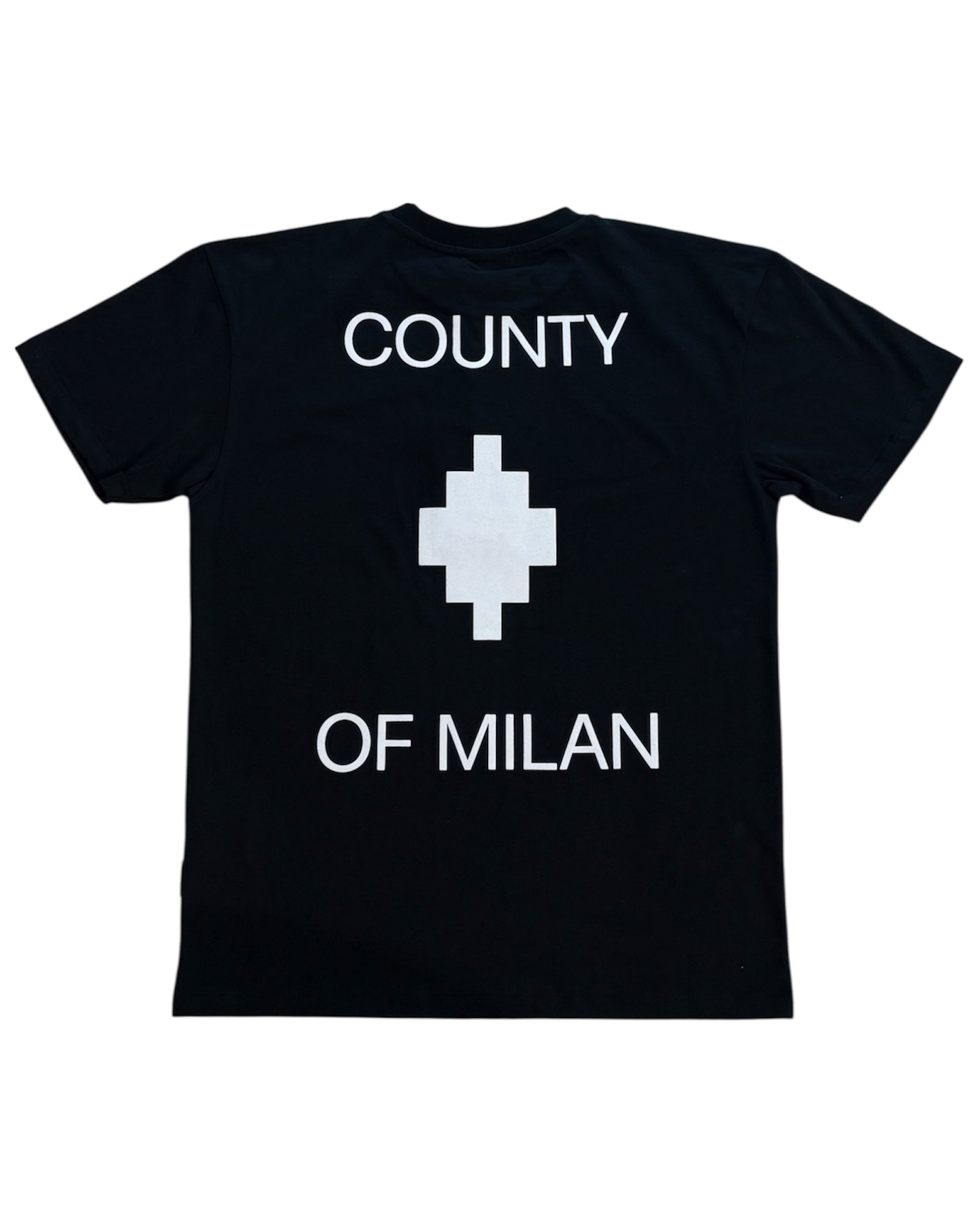 Retro della t-shirt con stampa continua, elemento distintivo del design.