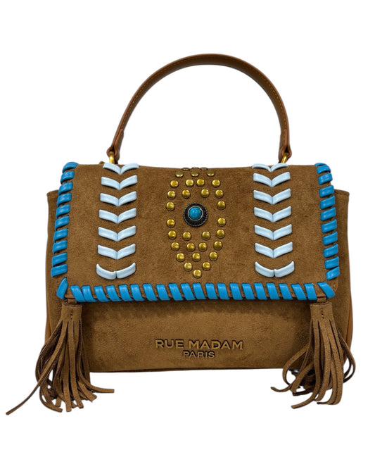 Vista frontale della borsa in camoscio marrone con pietra celeste.