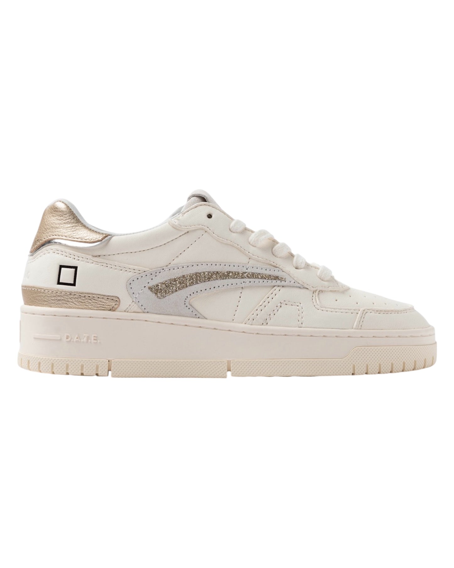 Vista frontale delle sneakers D.A.T.E. Torneo Pure Shiny Ivory.