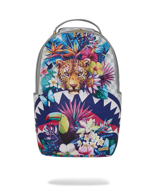 Vista frontale dello zaino Sprayground con tasca con cerniera e distintivo metallico.